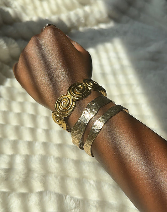 Velle Cuff & Gilded Lines