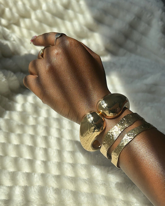 Lunar Crest & Gilded Lines